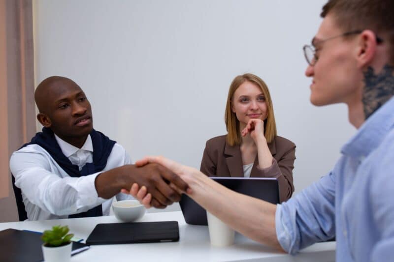 Stage au Royaume-Uni : comment convaincre un employeur britannique de vous sponsoriser